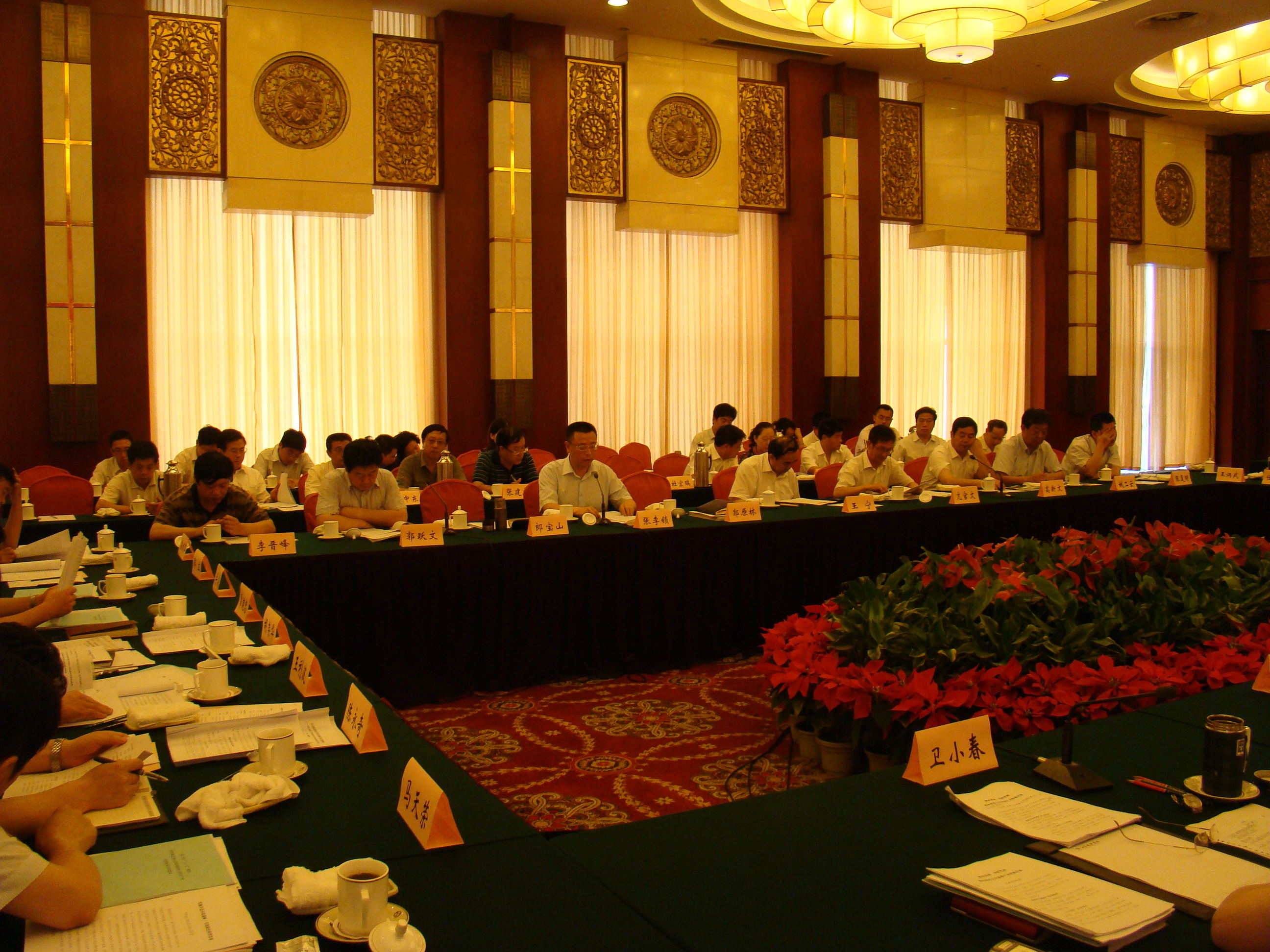2010年8月4日，张李锁代表省委会在统一战线服务转型发展成果汇报会上作汇报。_看图王.jpg