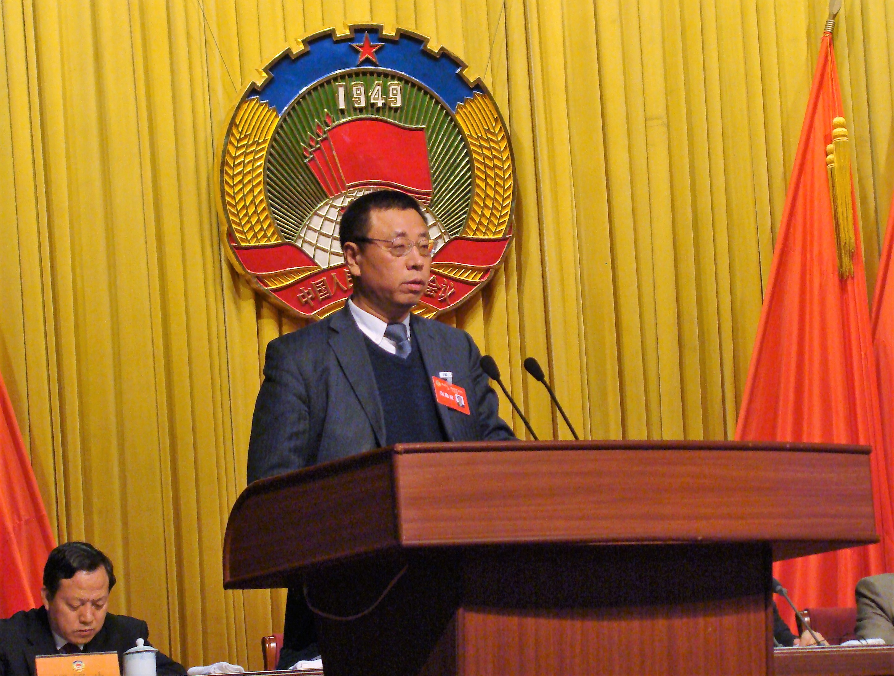2013年1月25日，张李锁代表省委会在省政协十一届一次会议上做大会发言。.JPG